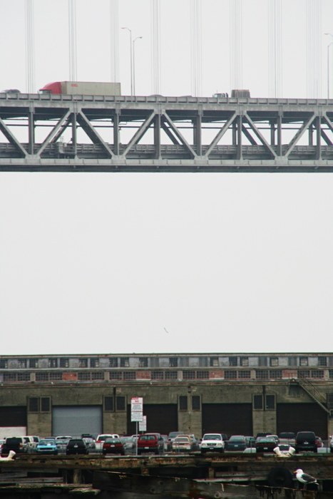 doprava na Bay Bridge a porakovisko pod ním